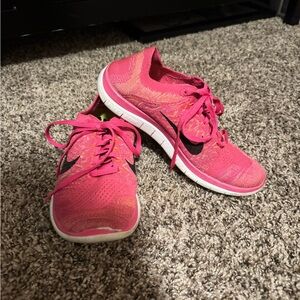 **last chance!** Nike Fly Knit 4.0 size 8